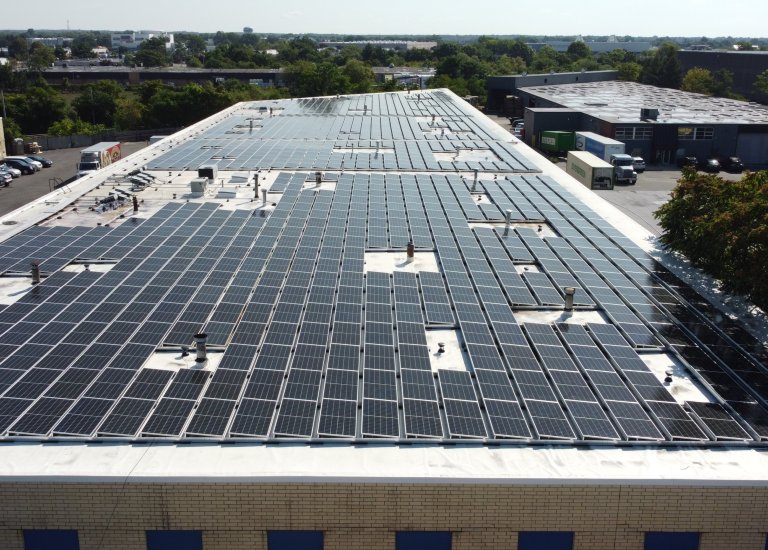 Silfab Solar commercial installation. 