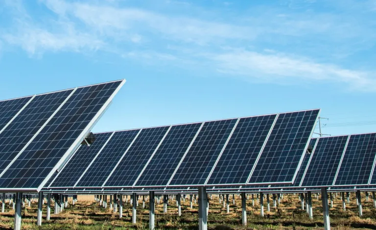 Commercial Solar Panels on field in Washington 
