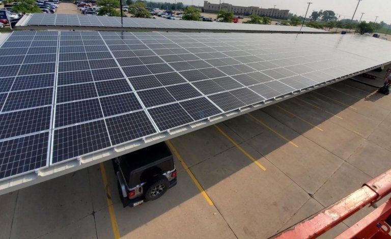 1.83 MW Quad City Airport Installation in Moline, IL