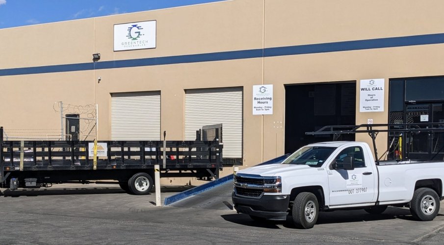 El Paso Front, trucks and sign