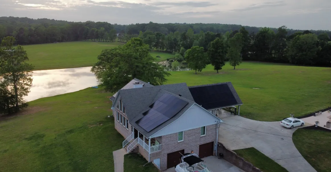 Bird's eye view of residential solar panel installation in Florida.