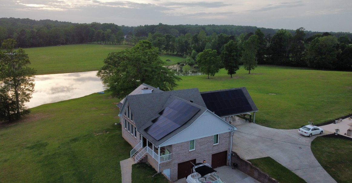 Bird's eye view of residential solar panel installation in Florida.