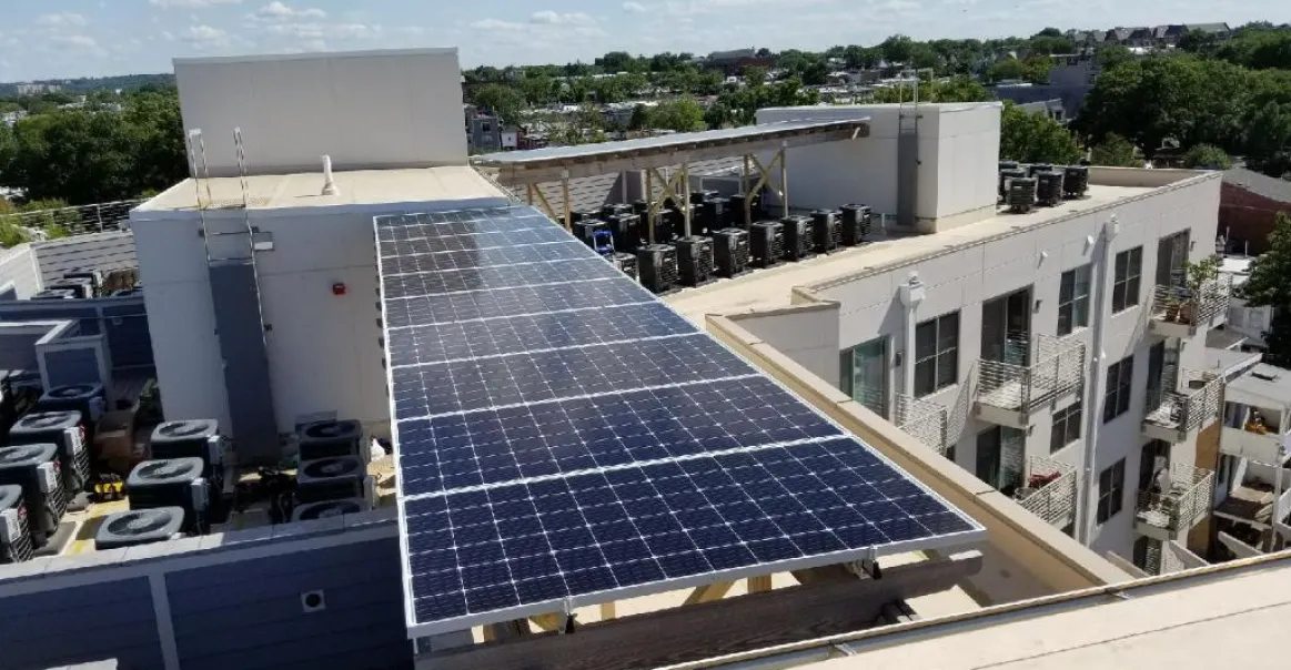 Solar Panels on Commercial Roof by Ipsun Power