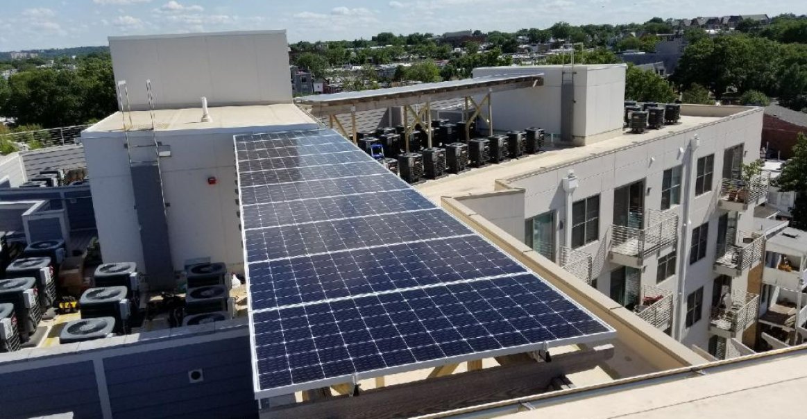 Solar Panels on Commercial Roof by Ipsun Power