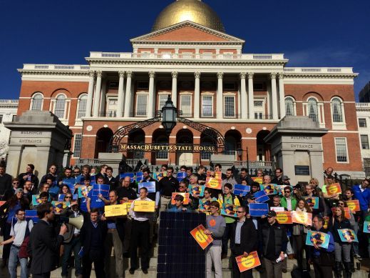 Solar advocates in rally